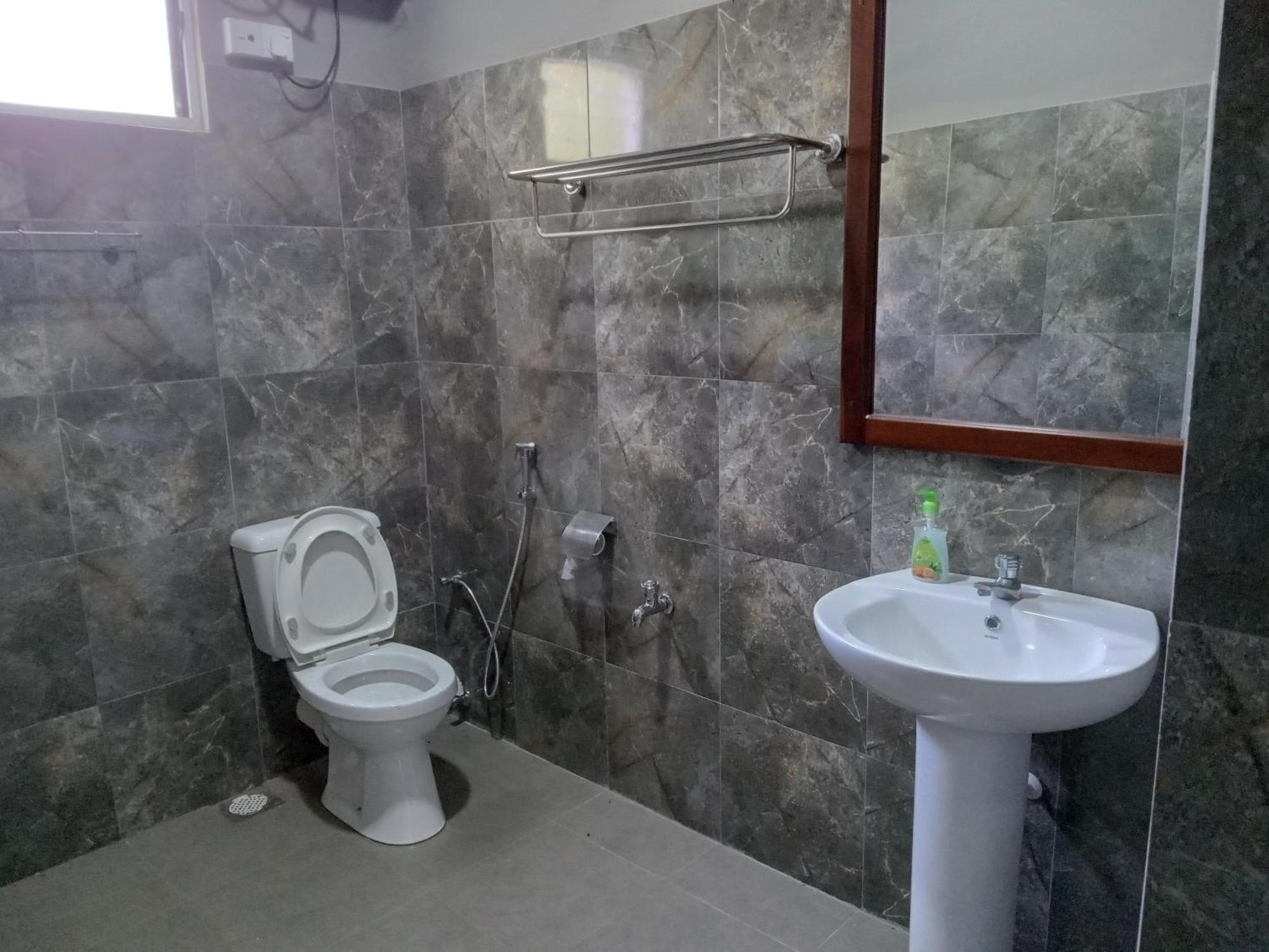 White Rose Safari Home Stay Udawalawe Buitenkant foto